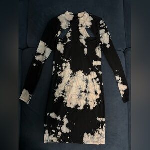 H&M Black and White Long Sleeve Dress